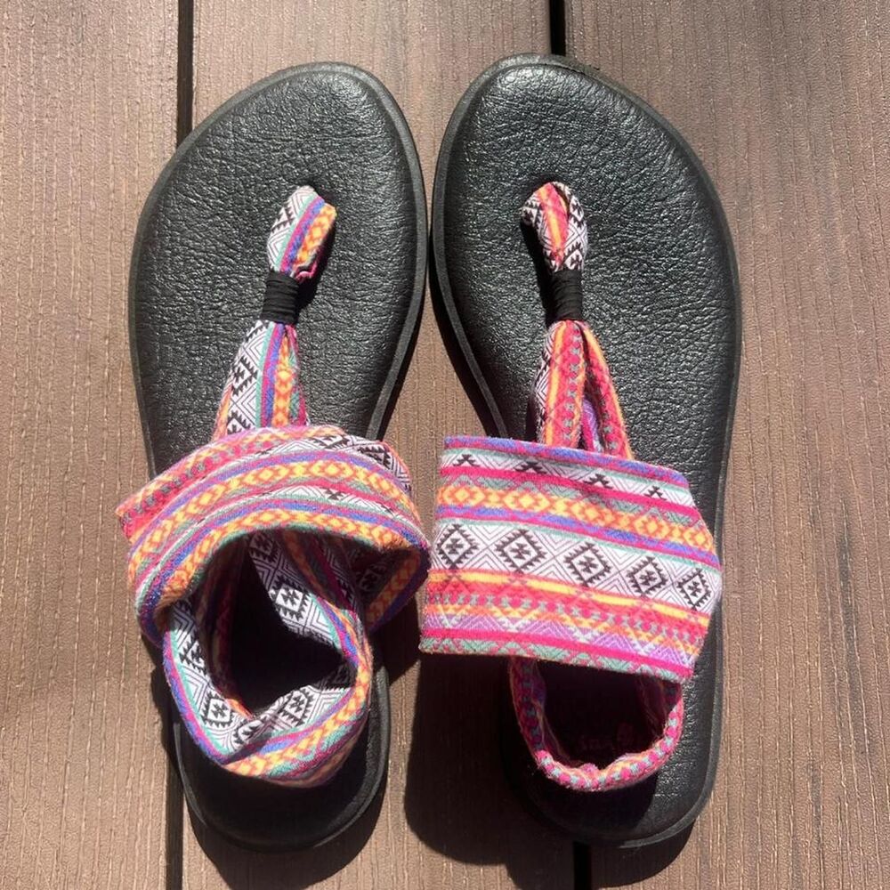 Sanuk boho multicolored sandals